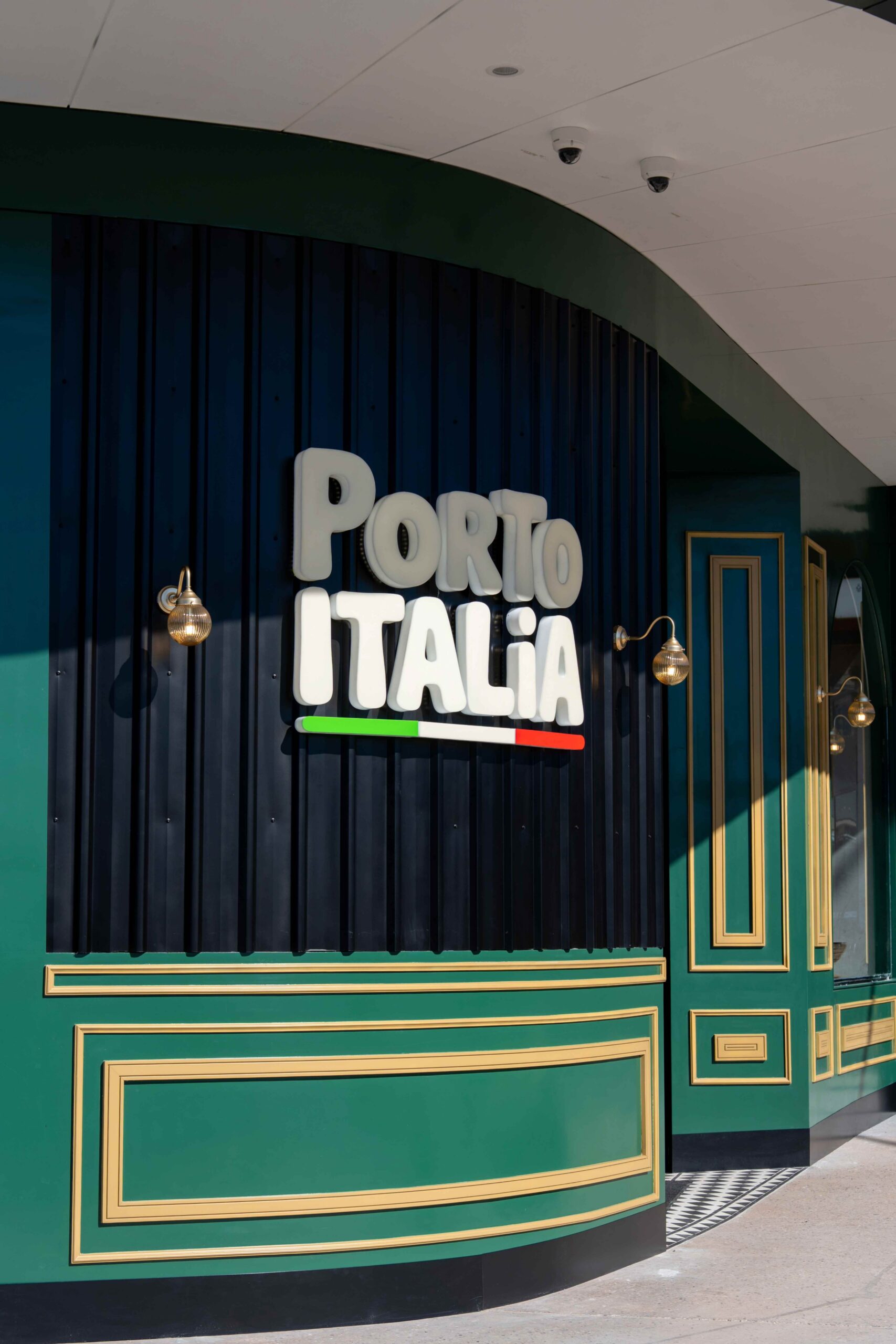 Porto Italia store front